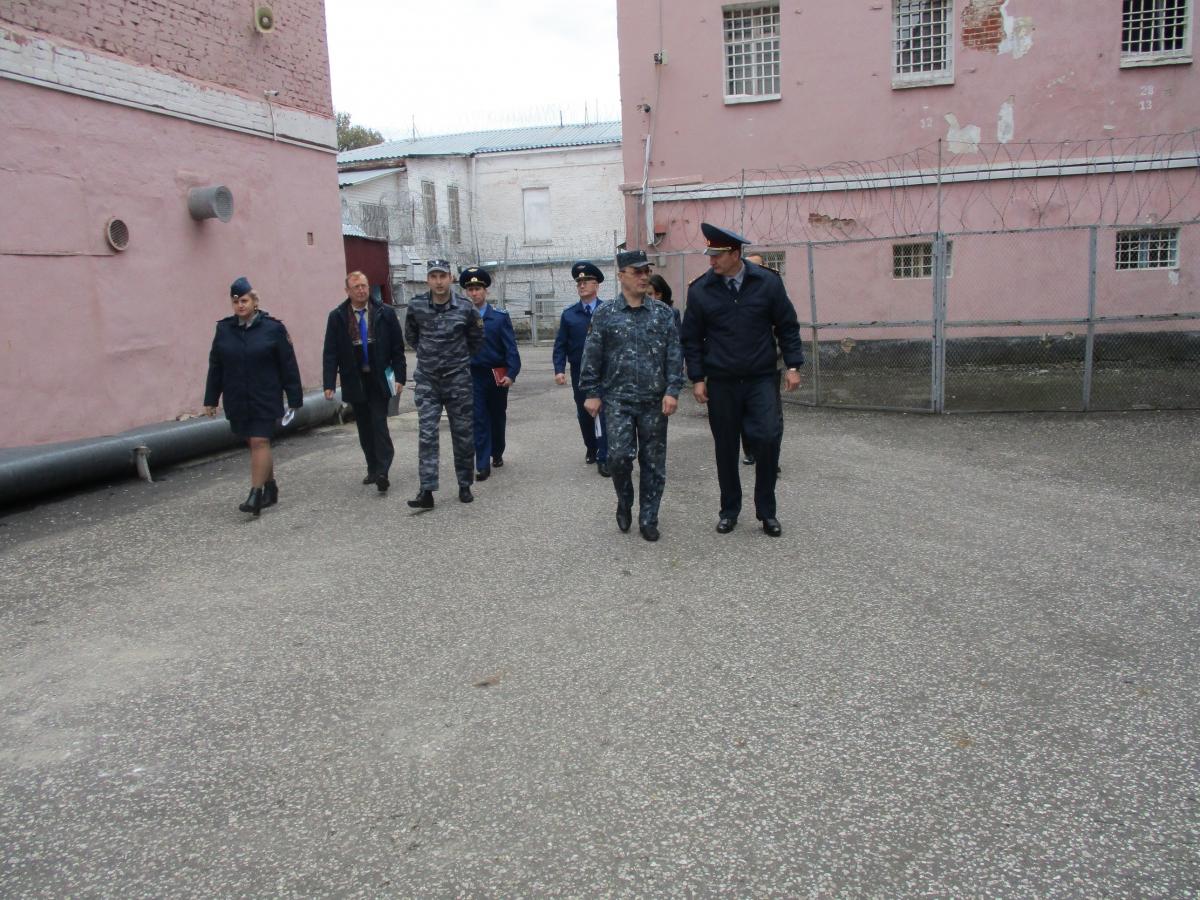 александровская каторжная тюрьма в иркутске. благовещенский централ тюрьма. от александровского централа до исправительных учреждений. александровский централ пересылочный тюрьма. соликамск тюрьма белый лебедь.